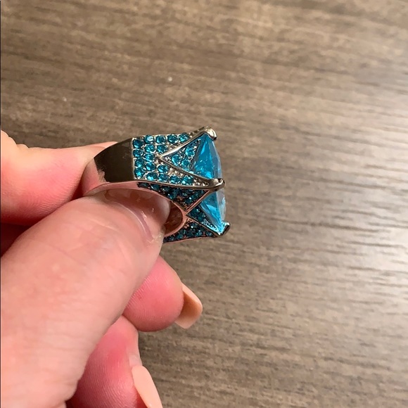 Ring NEW - Picture 3 of 4